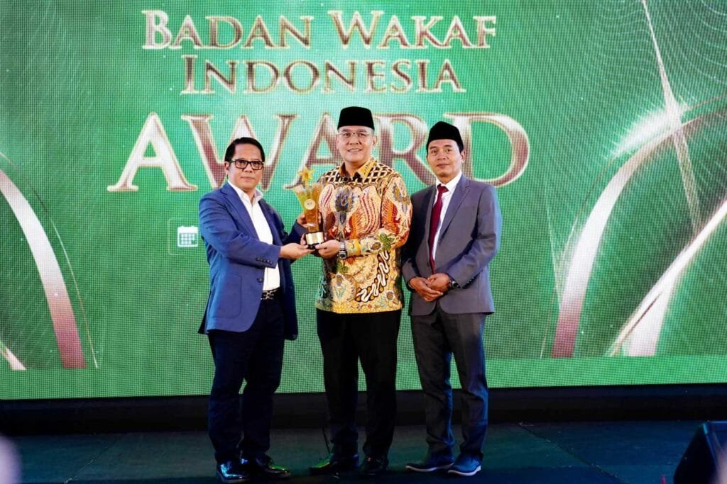 WhatsApp Image 2025 08 06 at 11.34.19 Kementerian ATR/BPN Raih Penghargaan Pendukung Percepatan Sertifikasi Tanah Wakaf oleh BWI Awards PROKALTIM