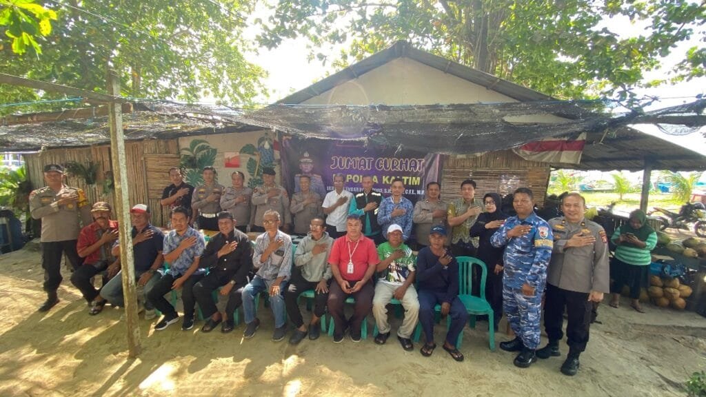 WhatsApp Image 2025 08 16 at 10.24.41 Warga Curhat Soal Kriminal Anak hingga Narkoba, Polda Kaltim Tanggap di Pantai Seraya PROKALTIM