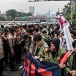 Ribuan Mahasiswa Demo DPR, Sempat Ricuh dengan Polisi