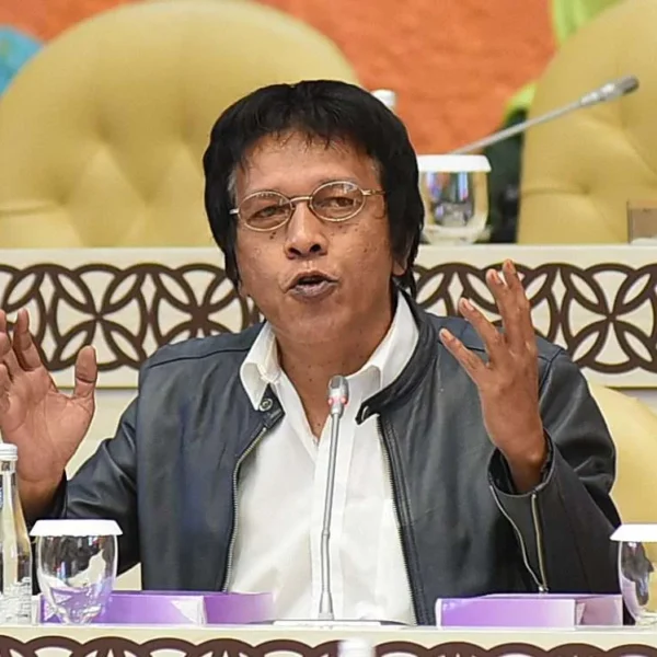 Adian Napitupulu Minta Aplikator Hapus Asuransi yang Merugikan&hellip;