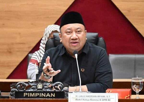 DPR: Jangan Ada Lagi Guru Honorer Bergaji Rp300&hellip;