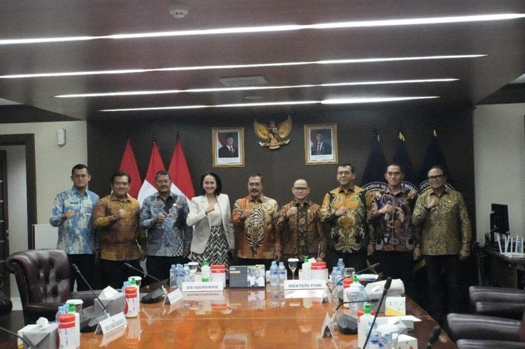 IMG 20250919 WA0031 1024x682 1 KemenP2MI Perkuat Sinergi dengan Kementerian Imipas, Dorong Harmonisasi Data dan Penertiban Paspor PMI PROKALTIM