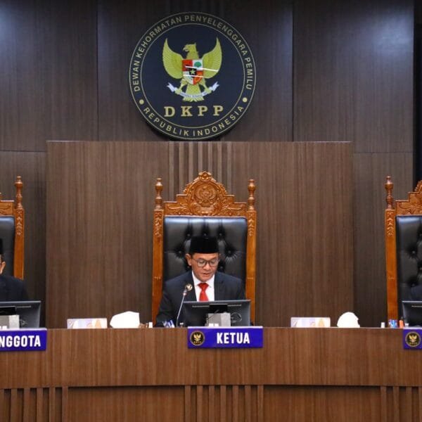 DKPP: Ketua dan Anggota Panwaslih Banda Aceh Tak&hellip;