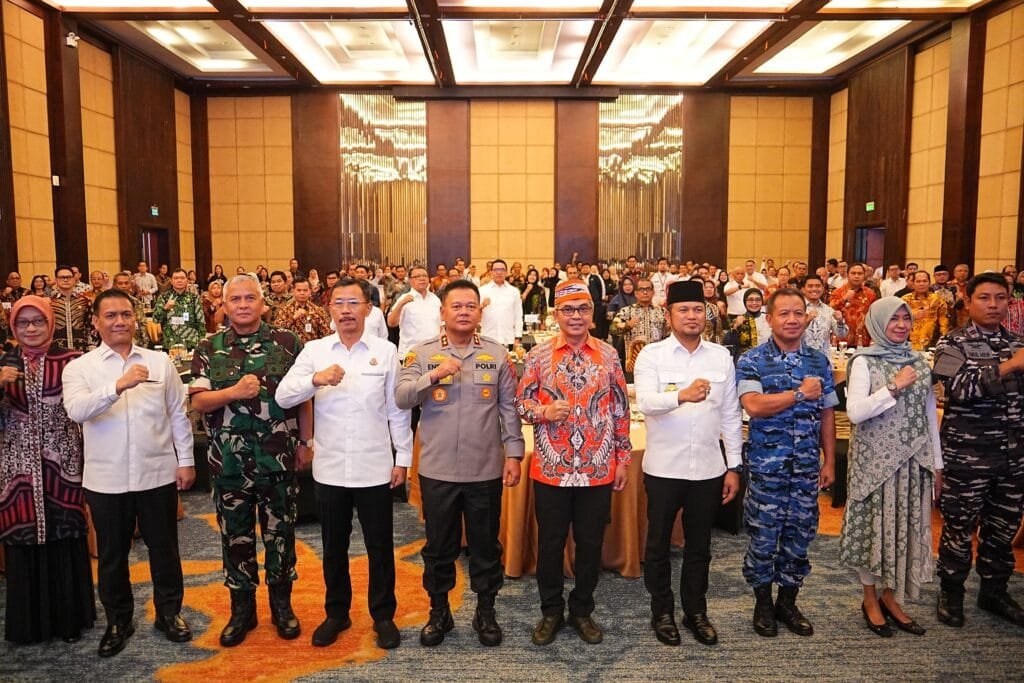 WhatsApp Image 2025 09 12 at 09.50.55 Kapolda Kaltim Hadiri Rapat Koordinasi Pemberantasan Korupsi Daerah Wilayah Kaltim 2025 PROKALTIM