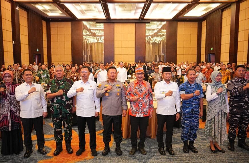 Kapolda Kaltim Hadiri Rapat Koordinasi Pemberantasan Korupsi Daerah&hellip;