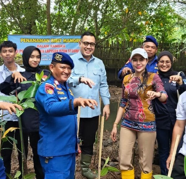 Tanam Mangrove Bareng Stafsus MPR, Ditpolairud Kaltim Ajak&hellip;