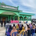 Bhayangkari dan Polwan Brimob Kaltim Berbagi 100 Karung Beras untuk Warga Balikpapan Timur