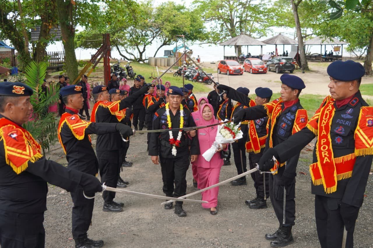 WhatsApp Image 2025 09 30 at 20.33.33 Prosesi Pedang Pora Iringi Pelepasan Purna Bhakti Personel Batalyon A Brimob Kaltim PROKALTIM