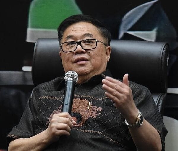 DPR Apresiasi Langkah Menkeu Purbaya Larang Pegawai Pajak&hellip;