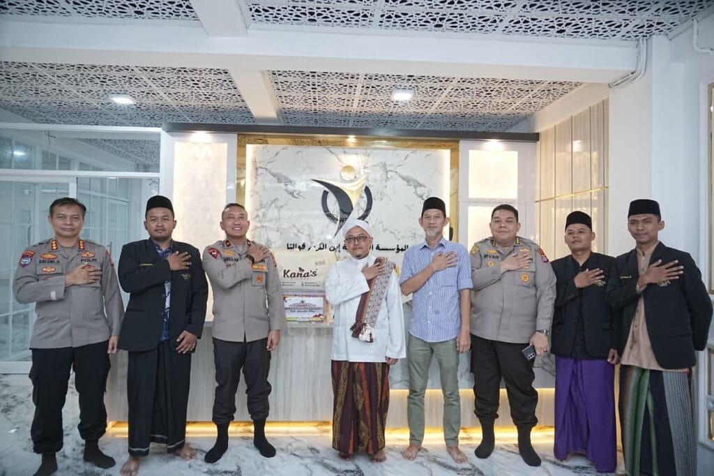 WhatsApp Image 2025 10 01 at 11.23.06 Perkuat Sinergi dengan Tokoh Agama, Wakapolda Kaltim Sambangi Pesantren Ibnul Karim Qualita PROKALTIM