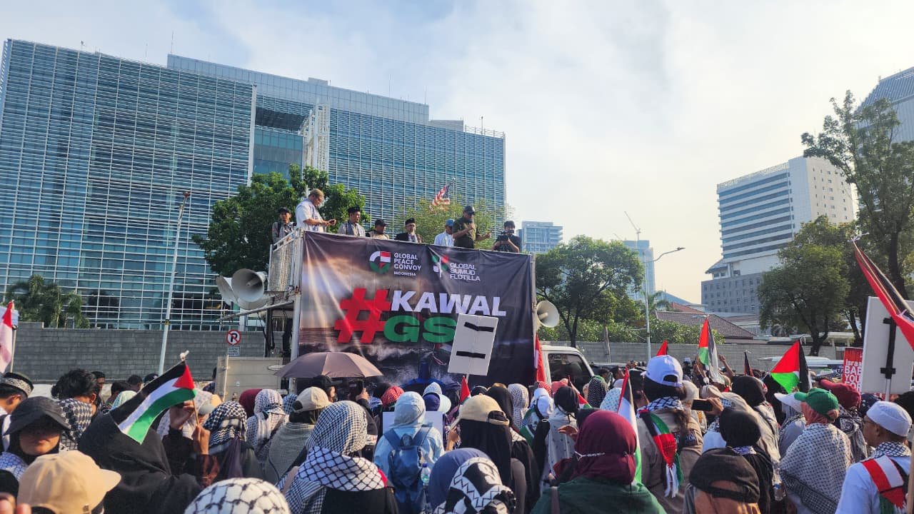 WhatsApp Image 2025 10 03 at 17.49.32 Aksi Kawal Global Sumud Flotilla, Massa Desak Aktivis yabg Ditahan Israel Dibebaskan PROKALTIM