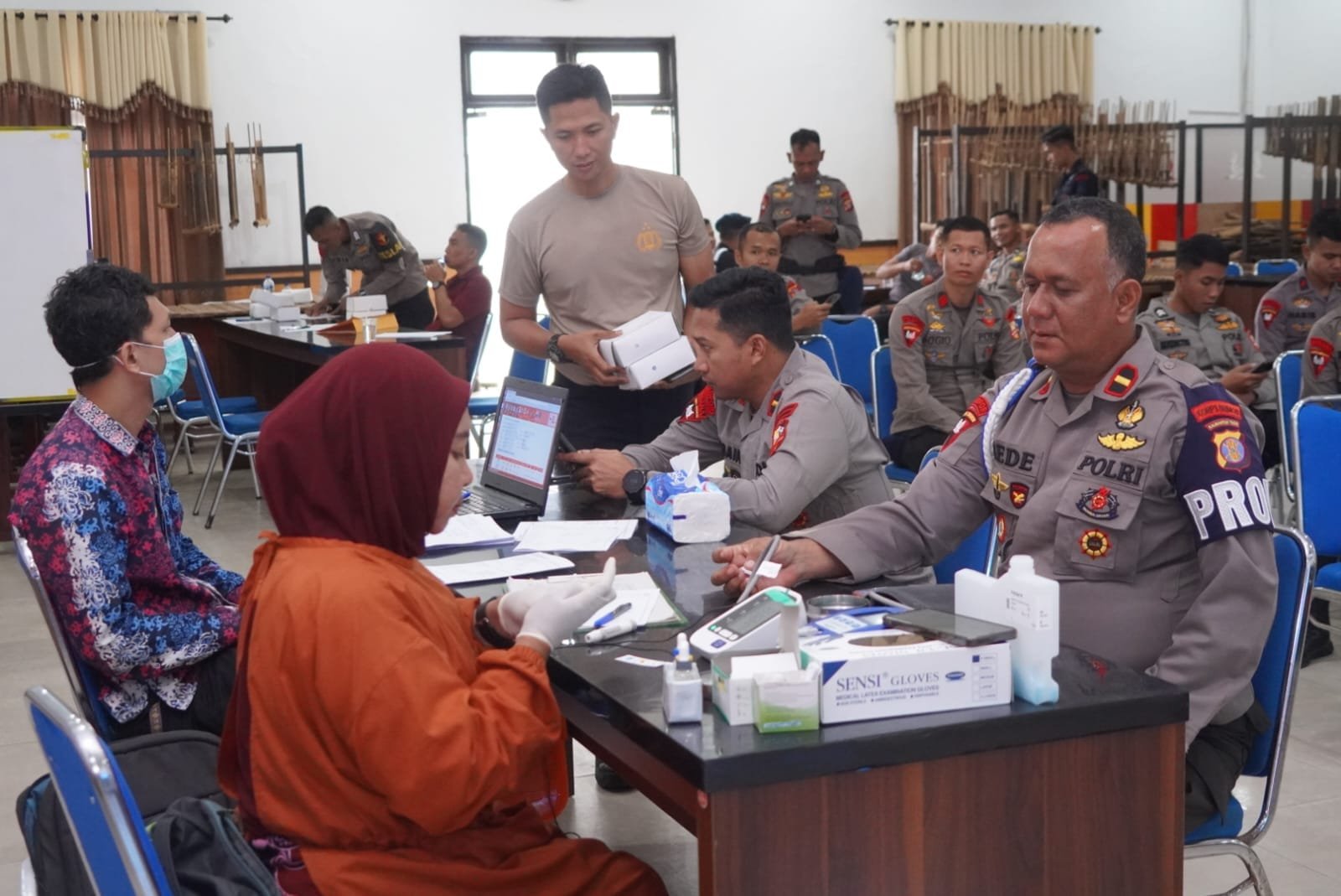 WhatsApp Image 2025 10 24 at 19.24.02 Sambut HUT ke-80 Korps Brimob Polri, Sat Brimob Polda Kaltim Gelar Aksi Donor Darah PROKALTIM