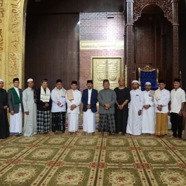 Sholat Ied di Masjid Agung Al-Ikhlas, Mudyat Noor&hellip;