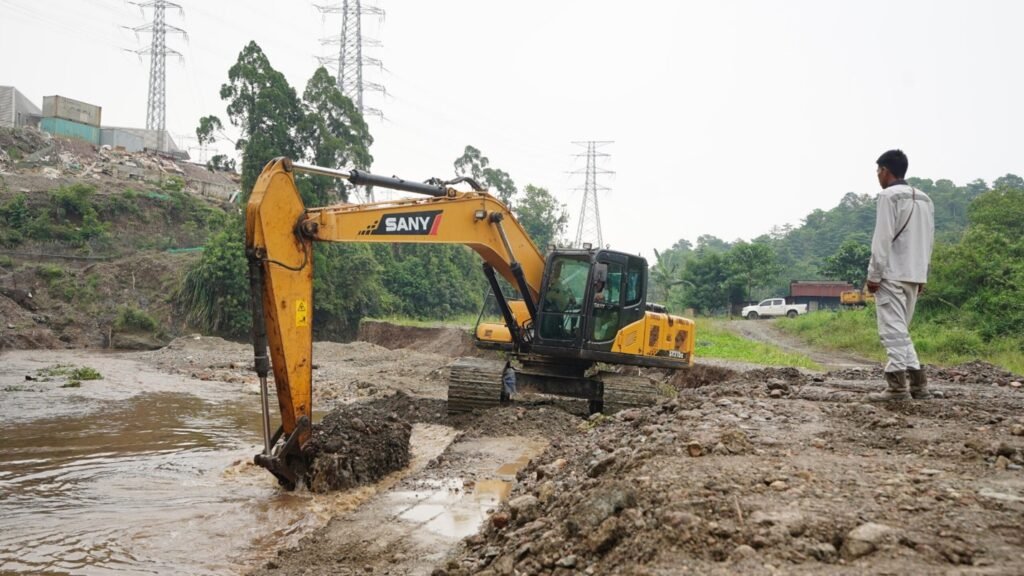 Picture18 1 DPUPR Fokuskan Pemulihan Fungsi Sungai Guna Mitigasi Bencana Banjir di Bukit Subur PROKALTIM
