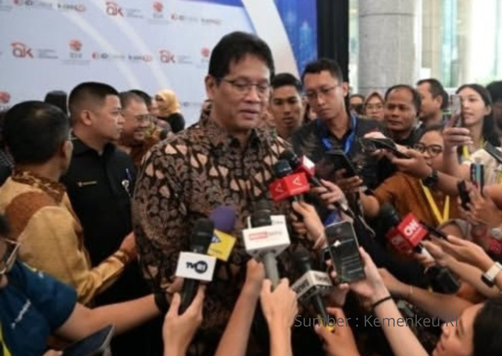 Menkeu Purbaya yakin ekonomi tumbuh 6 Berani! Menkeu Purbaya Targetkan Ekonomi RI Ngebut 6 Persen pada 2026, Lebih Tinggi dari RAPBN PROKALTIM