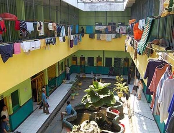 Nyawa Tahanan Demo Melayang di Rutan Medaeng, DPR&hellip;