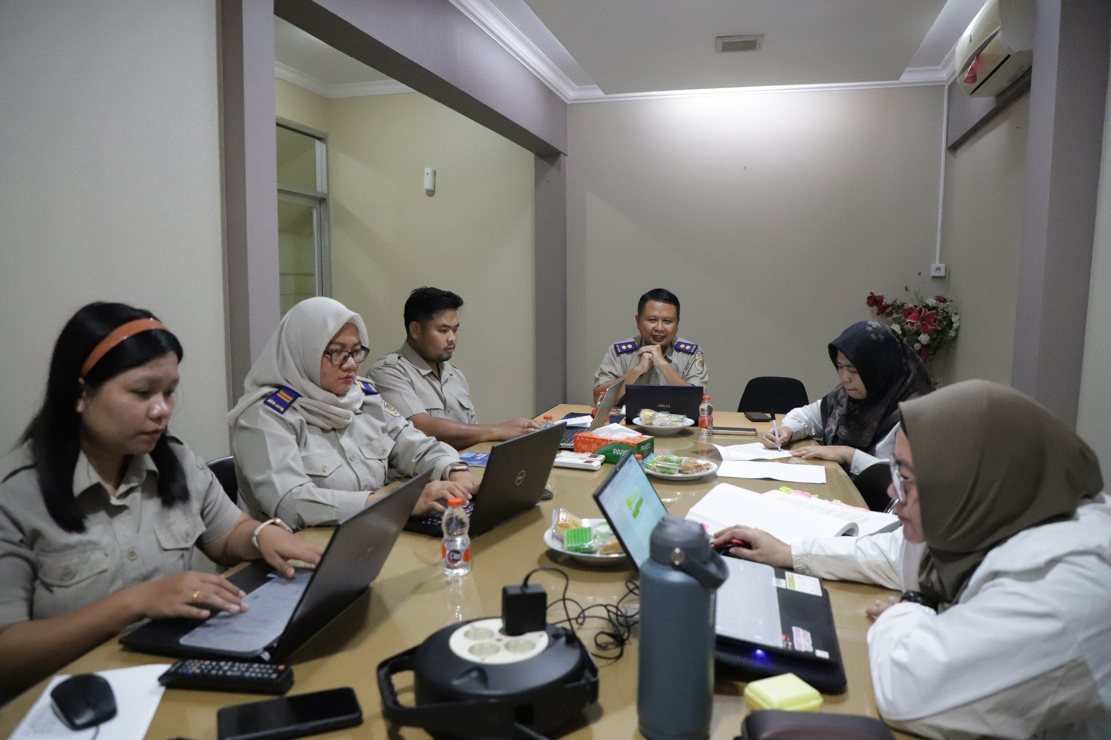 WhatsApp Image 2026 01 06 at 18.21.17 Rapat Pembahasan Permasalahan Pengadaan Tanah di Jalan Tol Ibu Kota Nusantara PROKALTIM