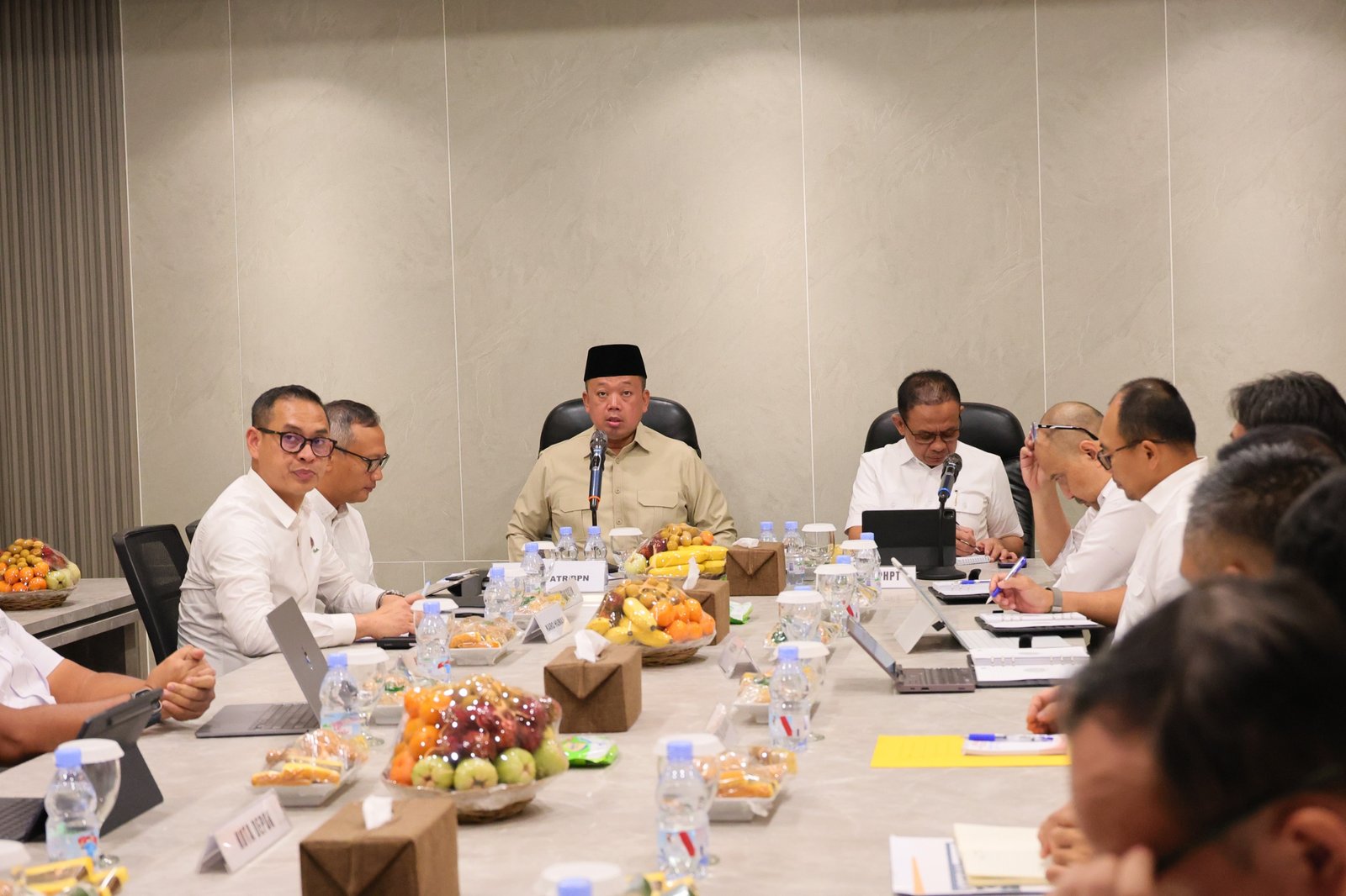 WhatsApp Image 2026 01 06 at 21.41.30 Tindak Lanjut Penyelesaian Berkas Layanan Pertanahan, Menteri Nusron Minta Jajarannya Selesaikan Secara Terukur PROKALTIM