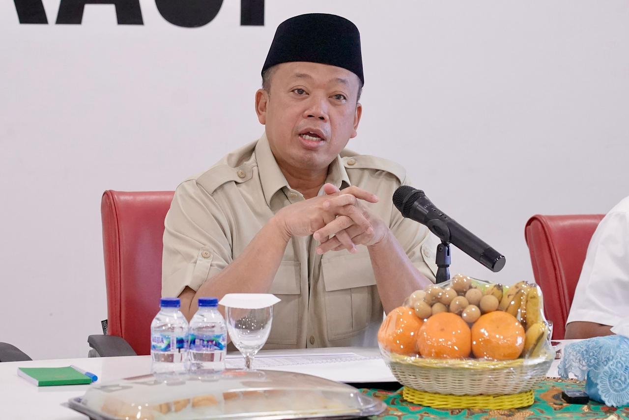Tingkatkan Kualitas Loket Layanan Pertanahan, Menteri Nusron: Bekali Petugas Product Knowledge dan Hospitality PROKALTIM 1 WhatsApp Image 2026 01 14 at 12.09.39 Tingkatkan Kualitas Loket Layanan Pertanahan, Menteri Nusron: Bekali Petugas Product Knowledge dan Hospitality PROKALTIM