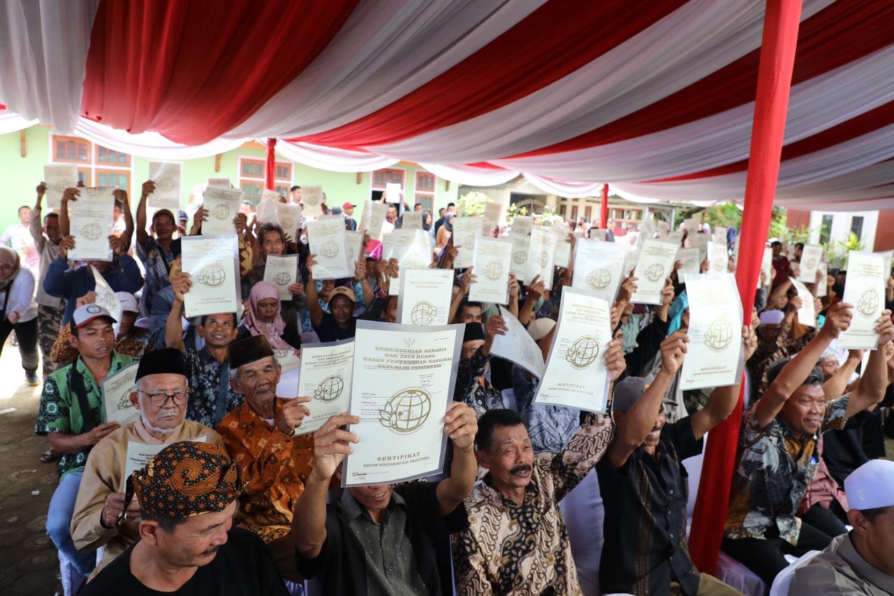 WhatsApp Image 2026 01 15 at 14.18.31 1 Melalui PTSL, Kementerian ATR/BPN Terbitkan 1,2 Juta Sertipikat Sepanjang Tahun 2025 PROKALTIM