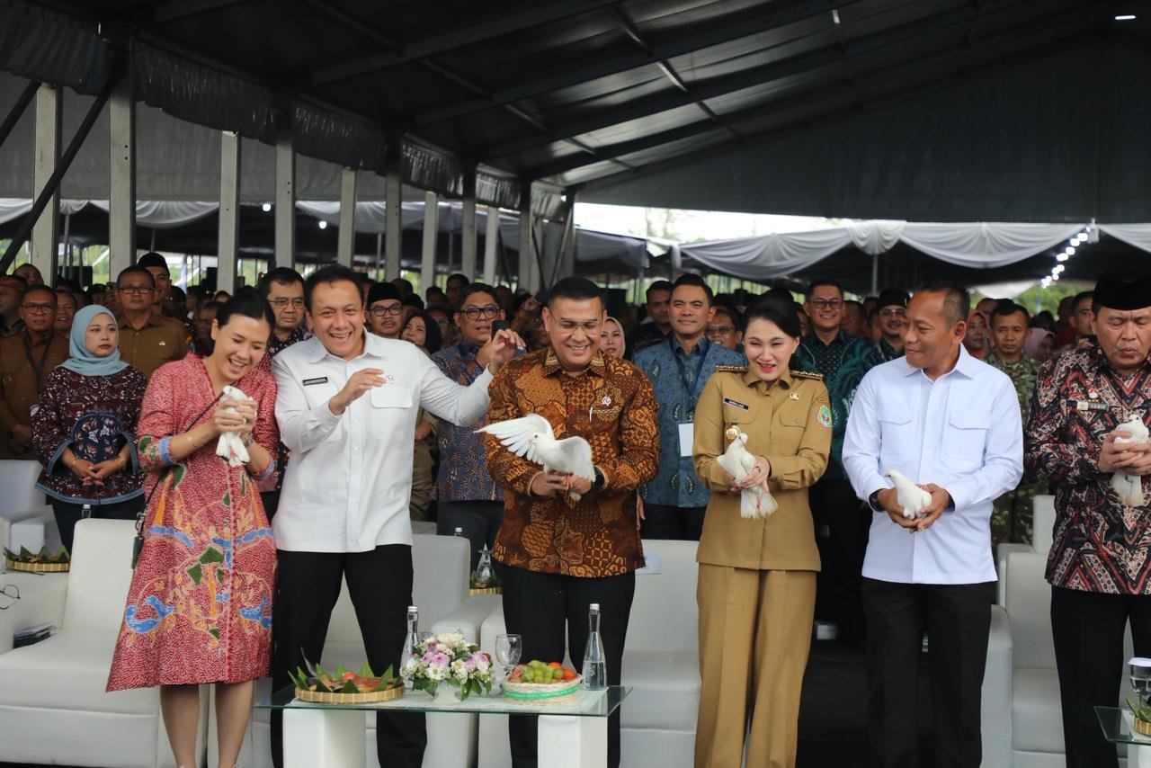 WhatsApp Image 2026 01 16 at 11.36.13 Di Momen Peringatan Hari Desa Nasional Tahun 2026, Wamen Ossy: Legalitas Hak Atas Tanah Penting untuk Dukung Pembangunan Desa PROKALTIM