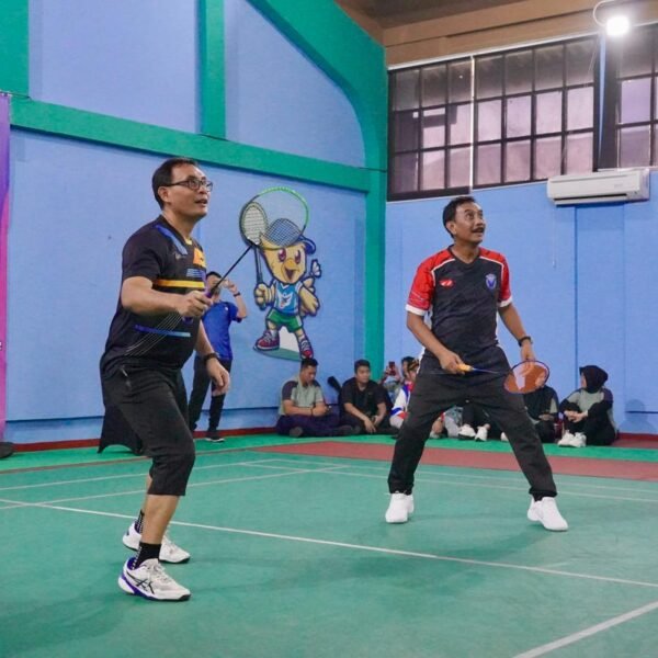 Sekjen ATR/BPN Ikuti Laga Eksibisi Pembukaan Kejuaraan Bulutangkis&hellip;