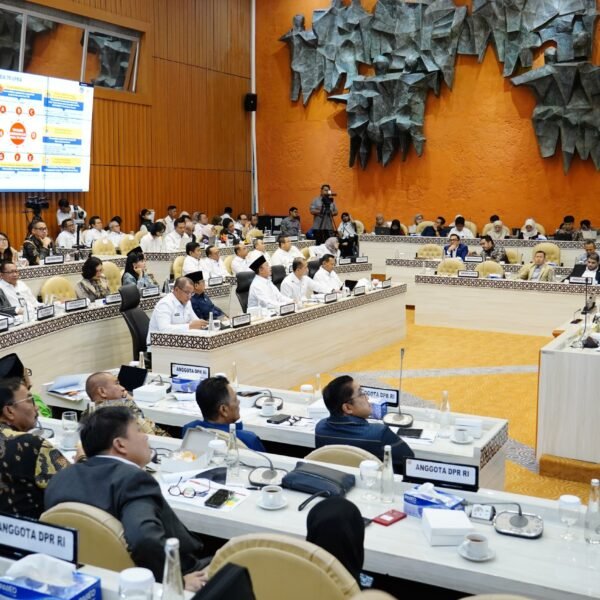 Raker Bersama Pansus DPR RI, Menteri Nusron Targetkan&hellip;