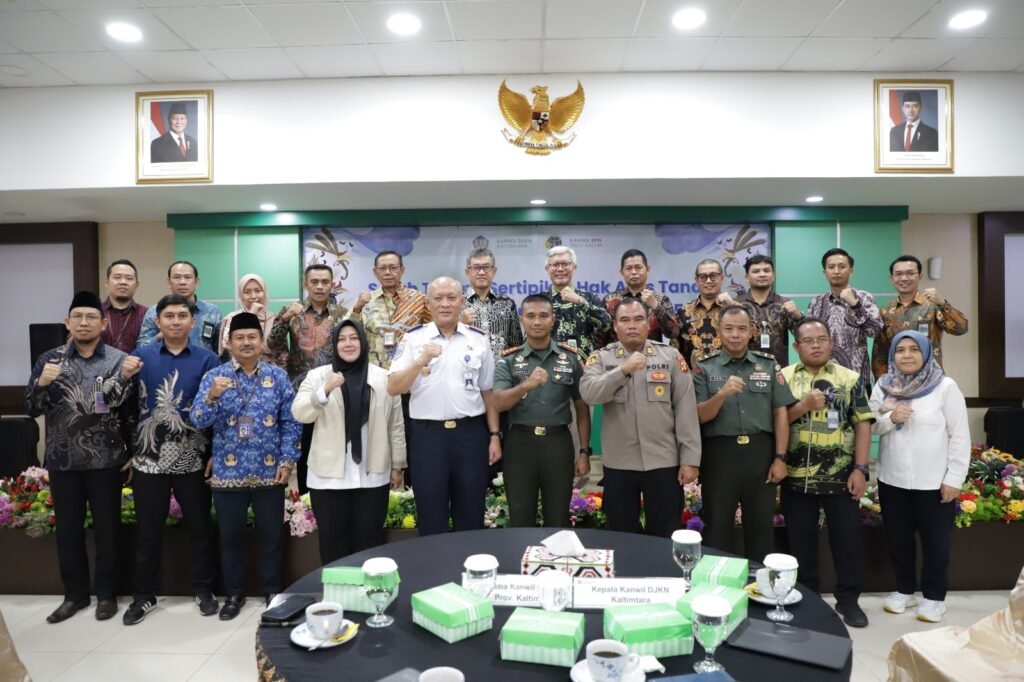 WhatsApp Image 2026 02 05 at 14.21.45 Kanwil BPN Provinsi Kaltim Hadiri Serah Terima Sertipikat Hak Atas Tanah Program Sertipikasi BMN 2025 oleh DJKN Kaltimtara PROKALTIM