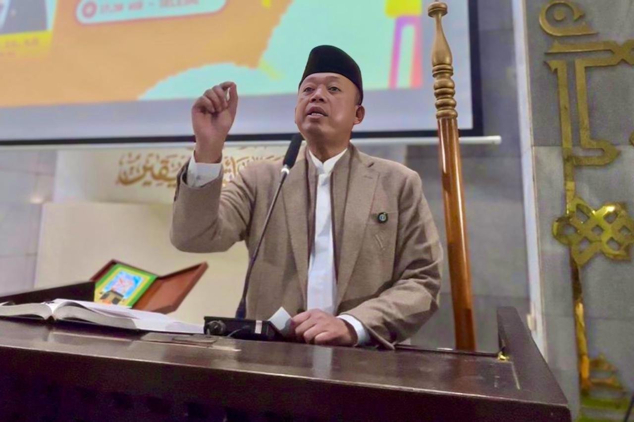 Kajian Tarawih di Masjid UI, Menteri Nusron Bicara Sanad Keilmuan dan Etika Kepemimpinan PROKALTIM 1 WhatsApp Image 2026 02 24 at 16.23.54 Kajian Tarawih di Masjid UI, Menteri Nusron Bicara Sanad Keilmuan dan Etika Kepemimpinan PROKALTIM