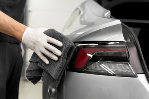 close up car care process Tips Perawatan Mobil untuk Menjaga Awet dan Kinclong PROKALTIM