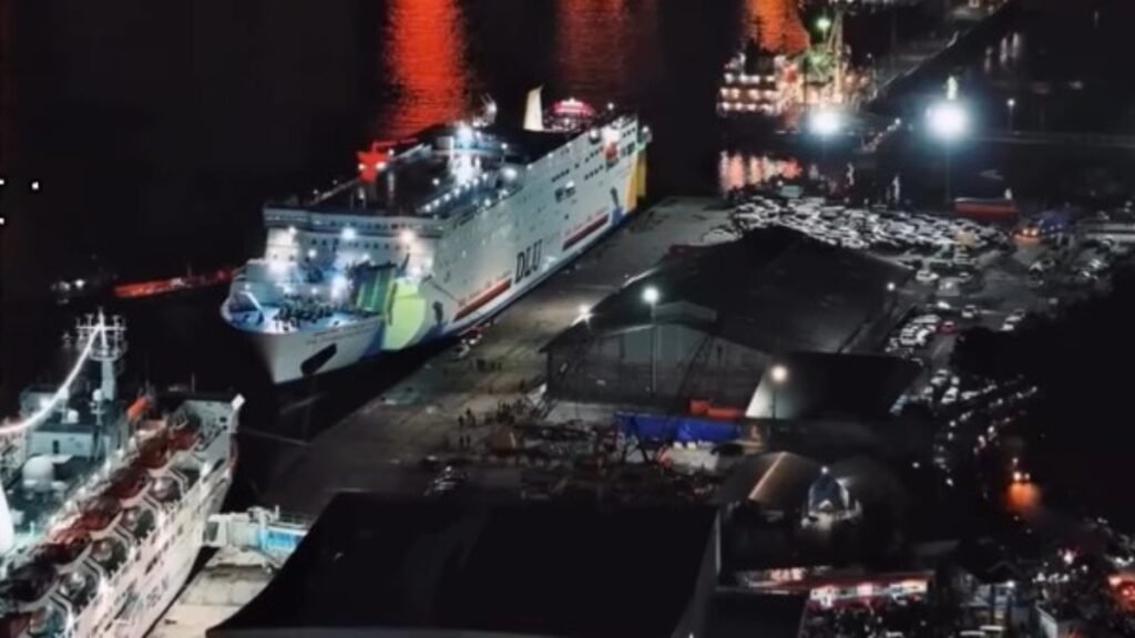 FOTO BERITA Mudik Kaltim Memuncak: Bandara dan Pelabuhan Padat, Darat Penuh Tantangan PROKALTIM