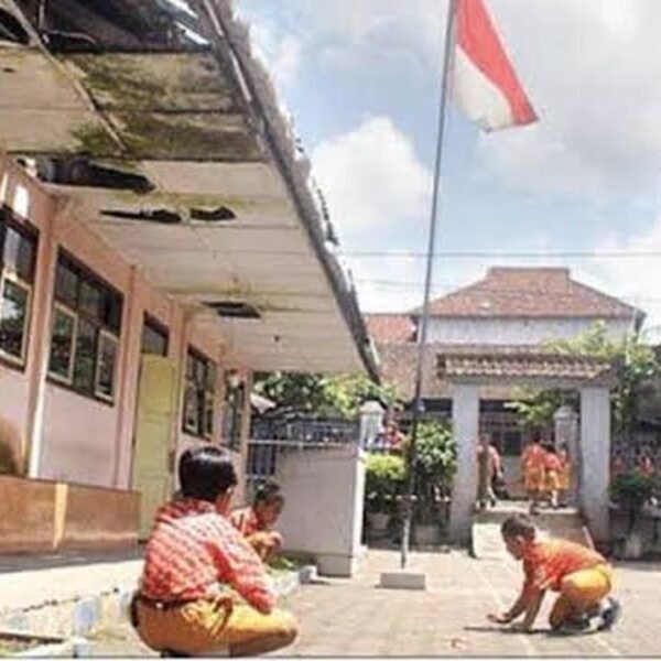 Donasi mitra Badan Gizi Nasional mencapai Rp80 juta untuk pembangunan ruang kelas sekolah di Sukabumi.