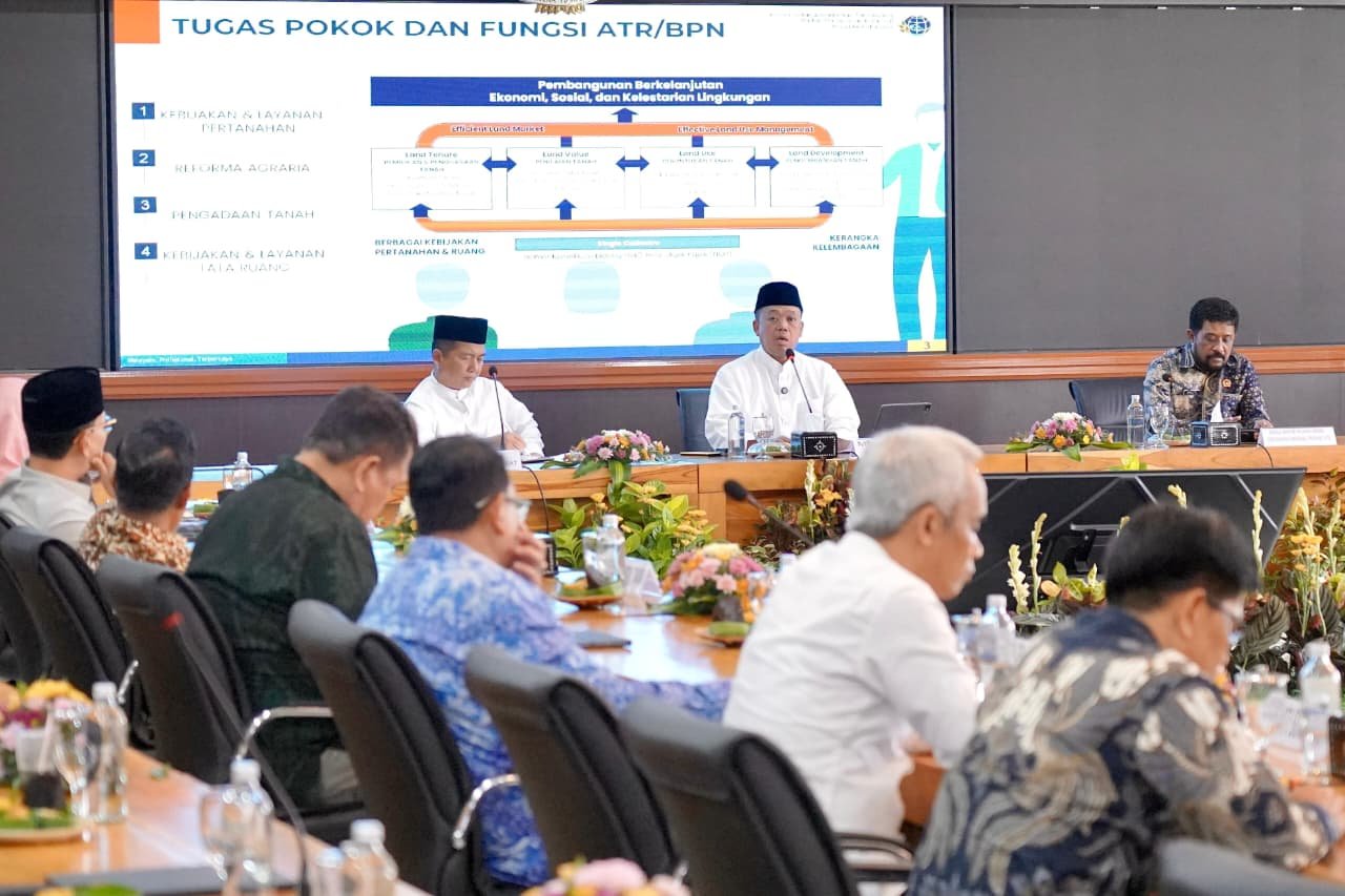 Menteri Nusron Imbau Kepala Daerah Se-NTB Percepat Penyusunan RDTR untuk Optimalkan Potensi Daerah PROKALTIM 1 WhatsApp Image 2026 04 11 at 09.18.45 Menteri Nusron Imbau Kepala Daerah Se-NTB Percepat Penyusunan RDTR untuk Optimalkan Potensi Daerah PROKALTIM