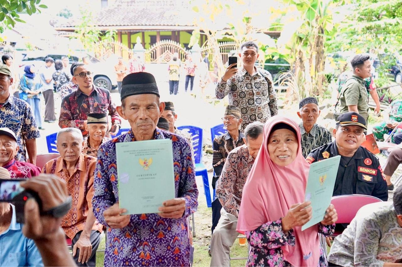 WhatsApp Image 2026 04 12 at 15.31.53 Akhir Perjuangan Panjang, Sertipikat Tanah Mbah Tupon Kembali ke Tangan yang Berhak PROKALTIM