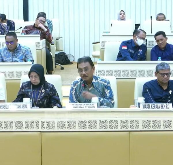 Plt. Kakanwil BPN Provinsi Kaltim Ikuti Rapat Dengar&hellip;