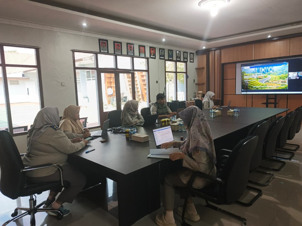 Tingkatkan Akurasi Perencanaan Anggaran, Kantor Pertanahan Paser Ikuti Sosialisasi Evaluasi SBK PROKALTIM 1 WhatsApp Image 2026 04 15 at 16.35.15 Tingkatkan Akurasi Perencanaan Anggaran, Kantor Pertanahan Paser Ikuti Sosialisasi Evaluasi SBK PROKALTIM