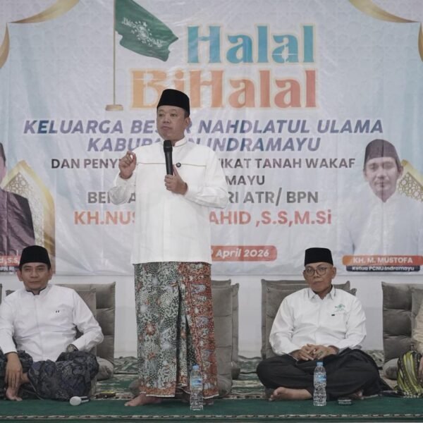 Hadiri Halalbihalal dan Penyerahan Sertipikat Tanah Wakaf PCNU&hellip;