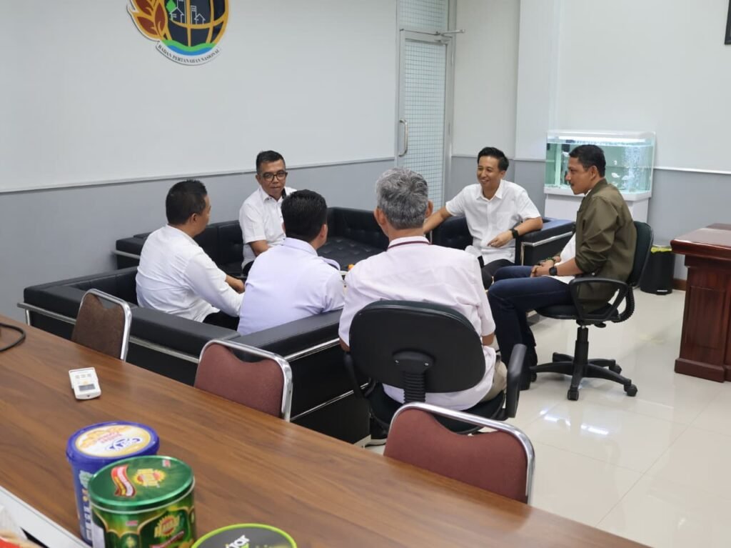 WhatsApp Image 2026 04 30 at 18.06.57 Dorong Optimalisasi Layanan, Plt. Kakanwil BPN Provinsi Kaltim Kunjungi Kantor Pertanahan Kabupaten Kukar PROKALTIM
