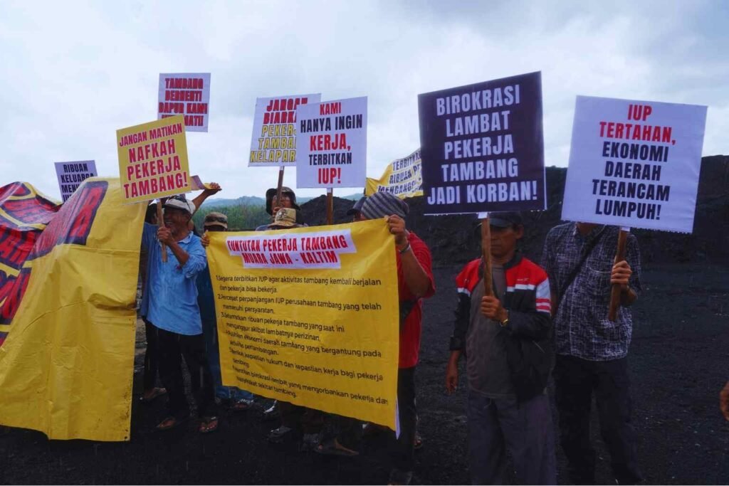 DEMO PEKERJA TAMBANG BPEP 3 Birokrasi Disorot! Pekerja Tambang Muara Jawa Nilai Izin Terlalu Lambat, 5 Bulan Tanpa Kepastian PROKALTIM