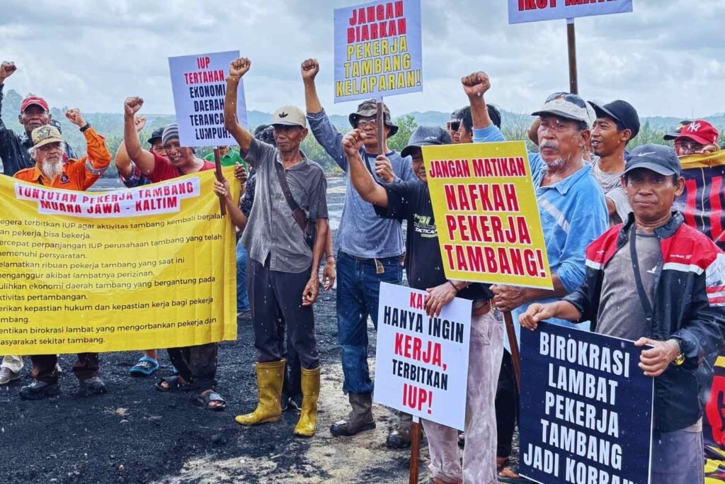 DEMO PEKERJA TAMBANG BPEP 8 Demo Tambang Muara Jawa Meluas, Wanita dan Pria Turun Aksi, 5 Bulan Tanpa Kerja PROKALTIM