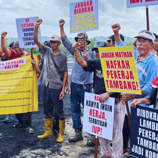 Demo Tambang Muara Jawa Meluas, Wanita dan Pria&hellip;