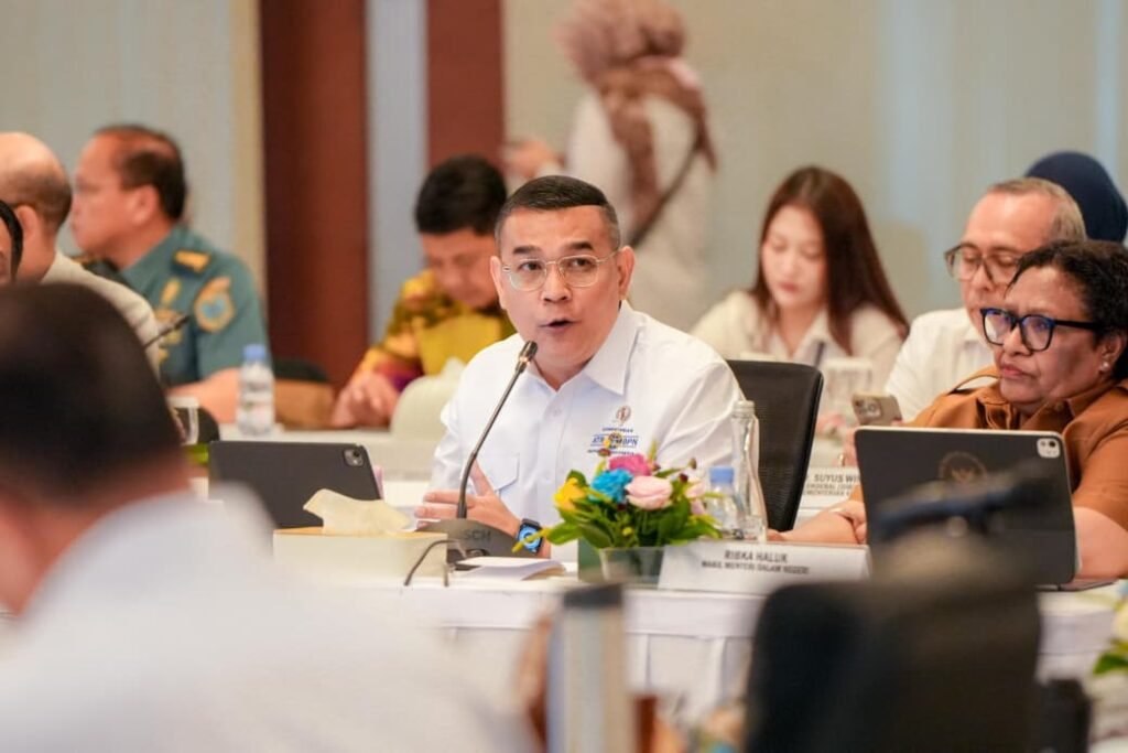 WhatsApp Image 2026 05 04 at 19.38.25 Percepatan Pembangunan Infrastruktur Pantura Jawa Terpadu, Wamen Ossy Tegaskan Tiga Dukungan Utama Kementerian ATR/BPN PROKALTIM