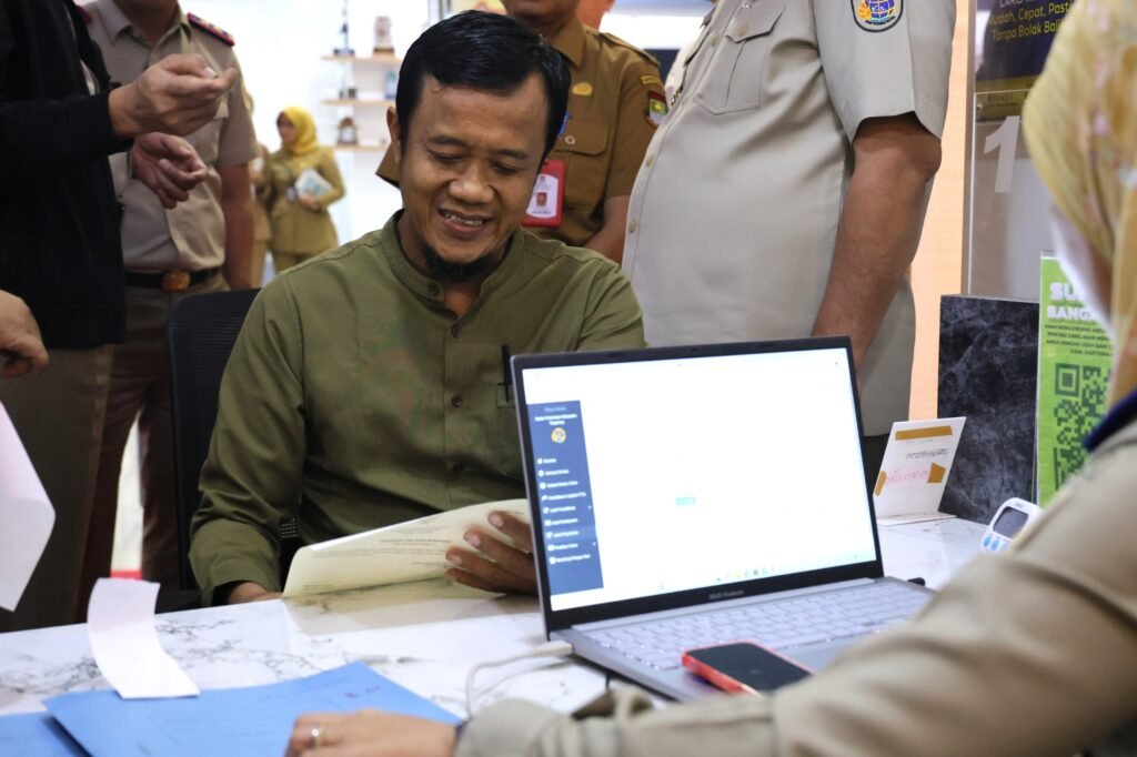 Perdana Dirasakan Warga Kabupaten Tangerang, Urus Roya dan Waris Selesai dalam Lima Menit PROKALTIM 1 WhatsApp Image 2026 05 12 at 20.34.27 1 Perdana Dirasakan Warga Kabupaten Tangerang, Urus Roya dan Waris Selesai dalam Lima Menit PROKALTIM