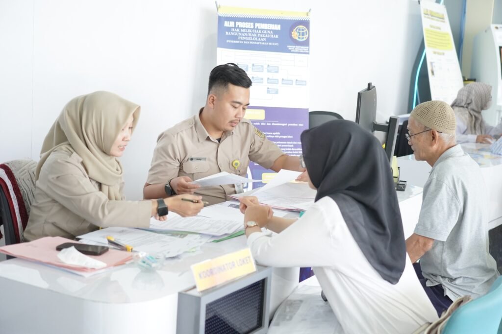 Beda Fungsi dan Kegunaan, Pahami Perbedaan Pengecekan Sertipikat dan SKPT PROKALTIM 1 WhatsApp Image 2026 05 15 at 11.37.51 Beda Fungsi dan Kegunaan, Pahami Perbedaan Pengecekan Sertipikat dan SKPT PROKALTIM