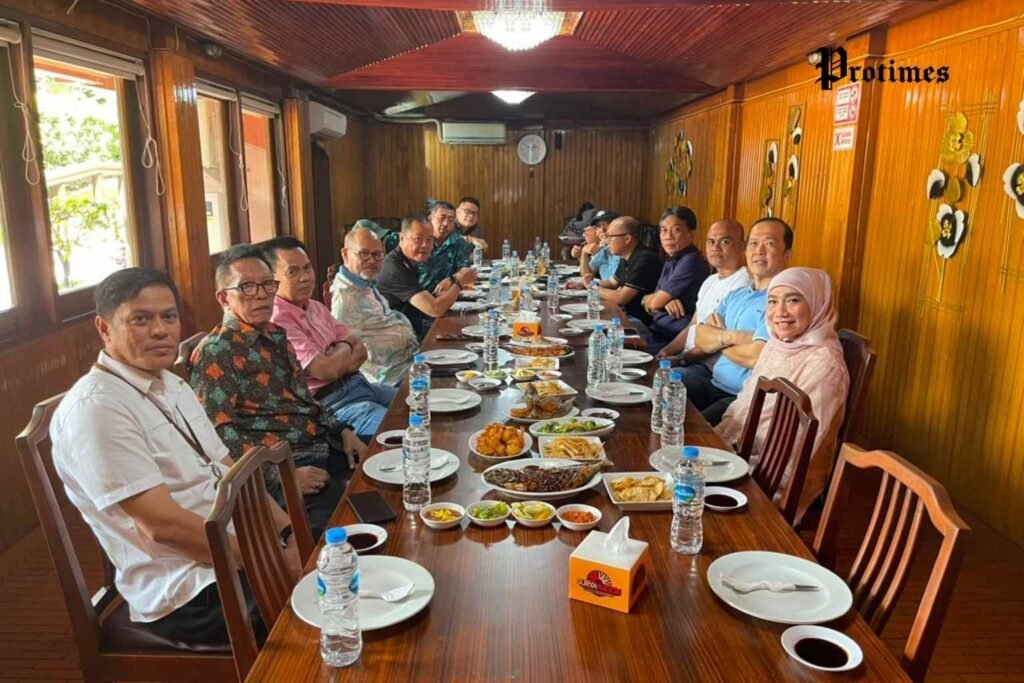 KADIN Pimpin Silaturahmi, Noval Asfihani Mohon Doa Restu Dewan Pertimbangan dan Penasehat KADIN Balikpapan PROKALTIM 2 1002659101 KADIN Pimpin Silaturahmi, Noval Asfihani Mohon Doa Restu Dewan Pertimbangan dan Penasehat KADIN Balikpapan PROKALTIM