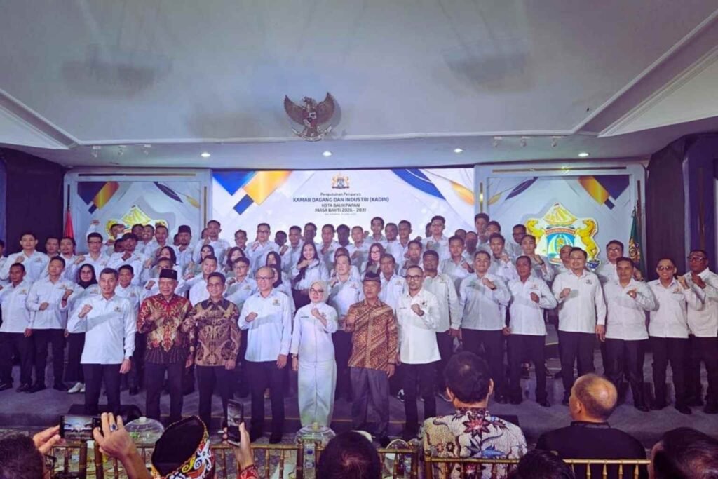 Pelantikan kadin balikpapan 20260608 220758 0000 KADIN Balikpapan Resmi Dikukuhkan, Rahmad Mas’ud Ajak Pengusaha Perkuat Ekonomi Balikpapan PROKALTIM