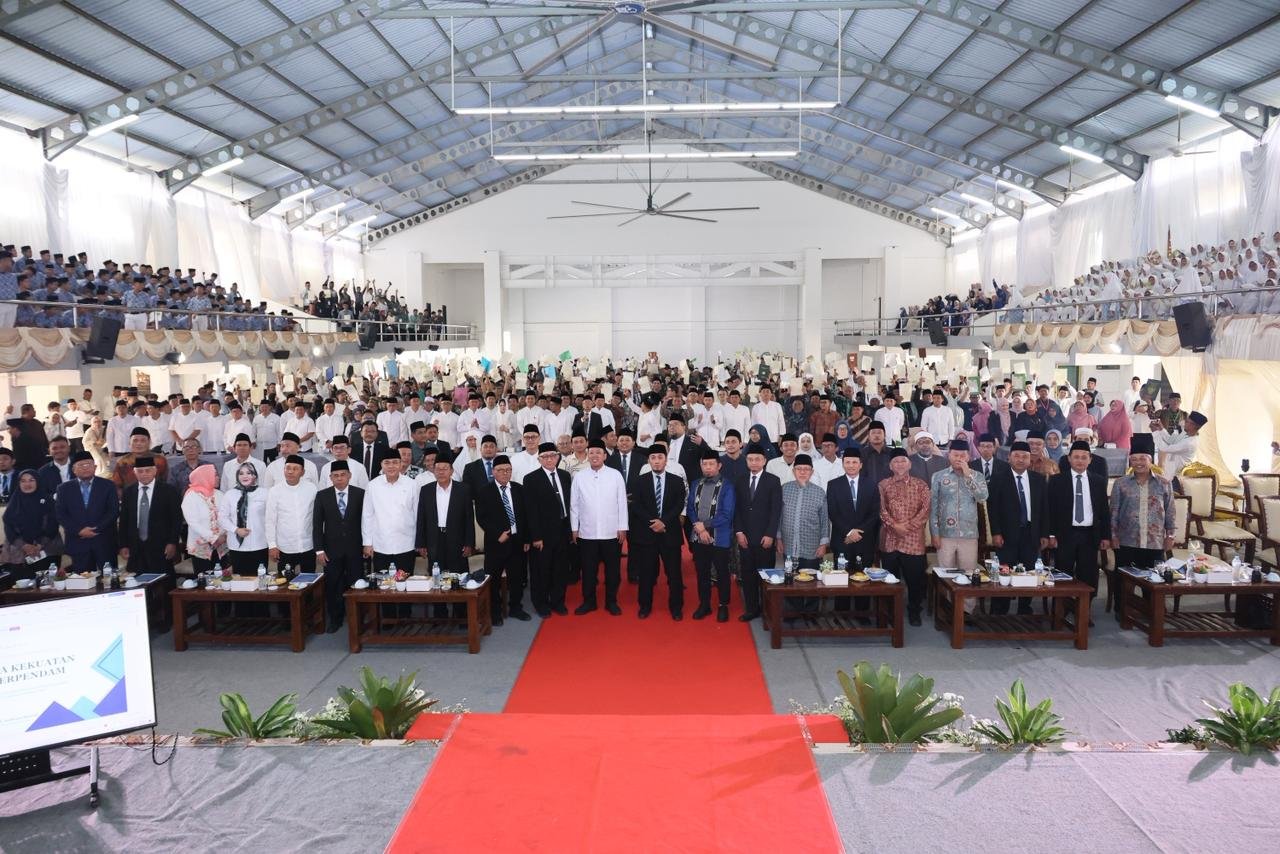 Serahkan Lebih dari 1.000 Sertipikat Tanah Wakaf dalam ICOP 2026, Menteri Nusron Minta Penerima Jadi Pionir Percepatan PROKALTIM 1 WhatsApp Image 2026 06 06 at 19.16.32 Serahkan Lebih dari 1.000 Sertipikat Tanah Wakaf dalam ICOP 2026, Menteri Nusron Minta Penerima Jadi Pionir Percepatan PROKALTIM