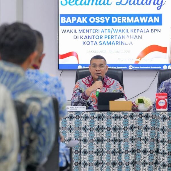 Berikan Pengarahan di Kantah Kota Samarinda, Wamen Ossy:&hellip;