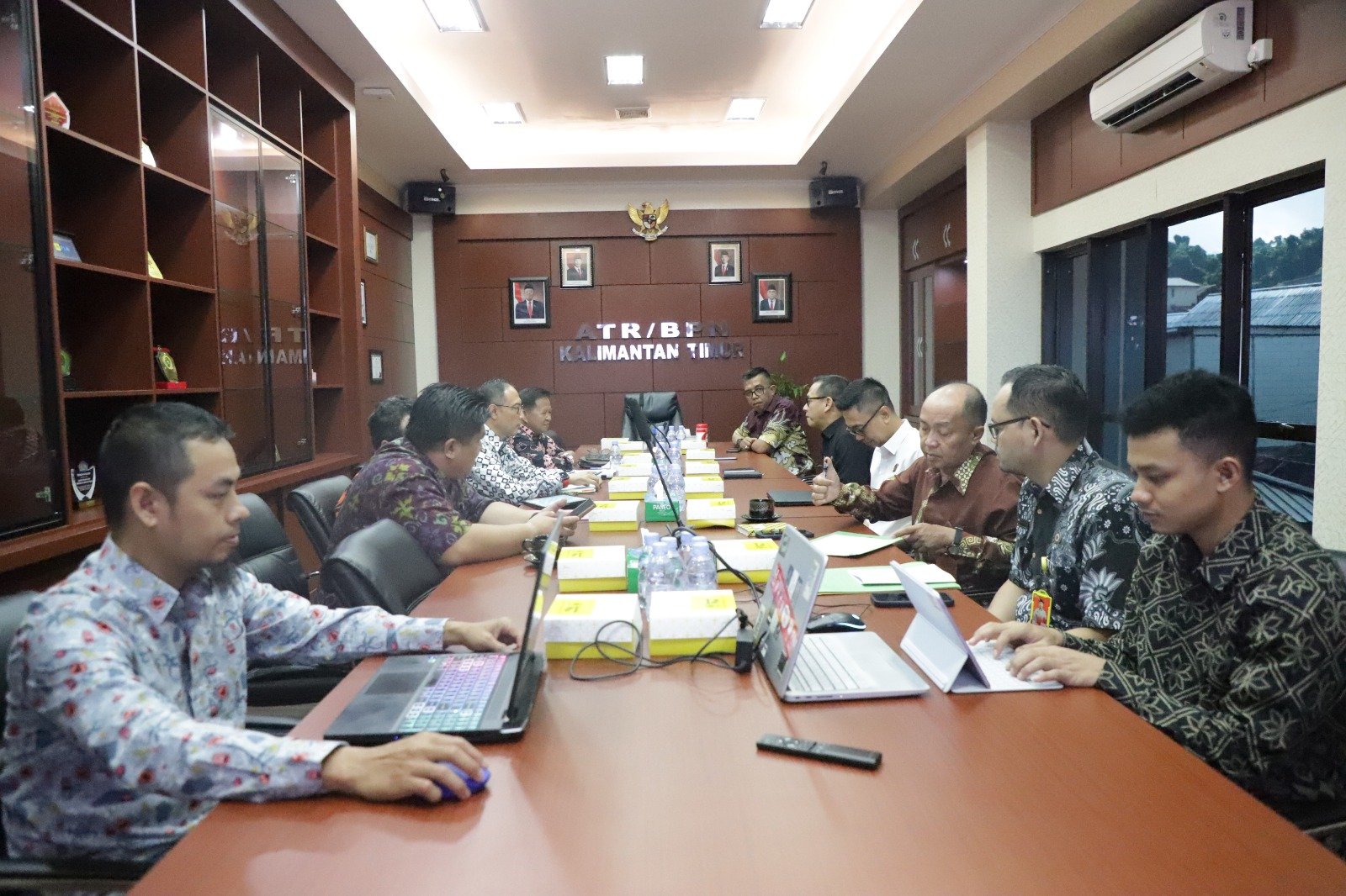 Audiensi Bersama Dinas Pertanahan Kutai Timur, Kanwil BPN Provinsi Kaltim Bahas Strategi Pelaksanaan PTSL dan Sertipikasi Tanah PROKALTIM 1 WhatsApp Image 2026 06 18 at 18.57.05 Audiensi Bersama Dinas Pertanahan Kutai Timur, Kanwil BPN Provinsi Kaltim Bahas Strategi Pelaksanaan PTSL dan Sertipikasi Tanah PROKALTIM