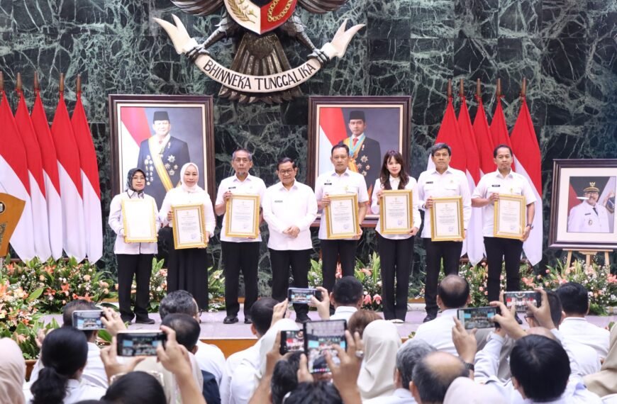 Pemprov DKI Jakarta Beri Penghargaan kepada&hellip;